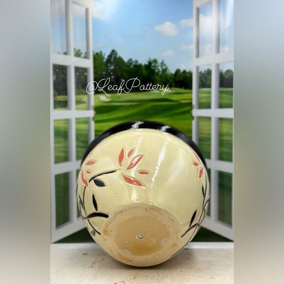 Floral Nerine Beige/Black Ceramic Planter Pot - Picture 10 of 11